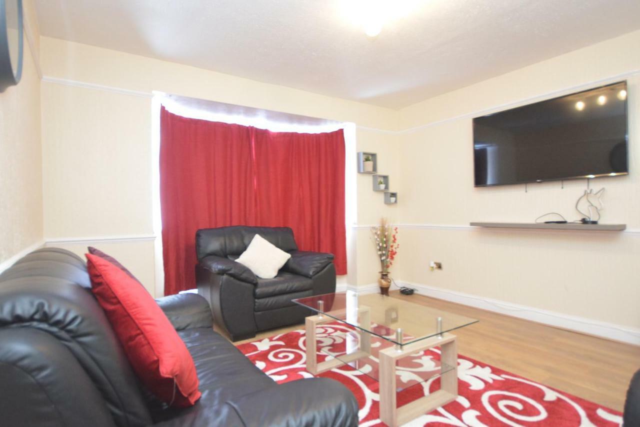 Four Bedroom Townhouse 12 Minutes Walk To Excel Exhibition Centre London Exterior photo
