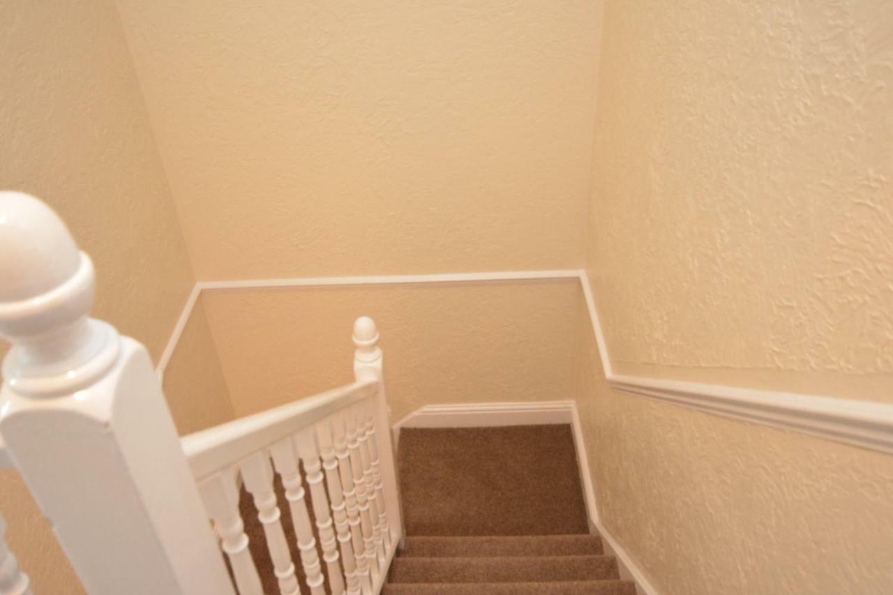 Four Bedroom Townhouse 12 Minutes Walk To Excel Exhibition Centre London Exterior photo